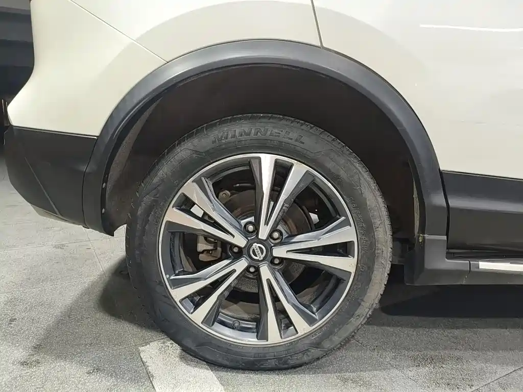 Nissan Qashqai — фото 18