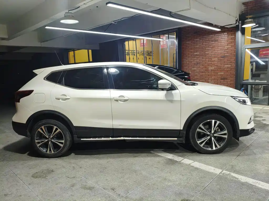 Nissan Qashqai — фото 5