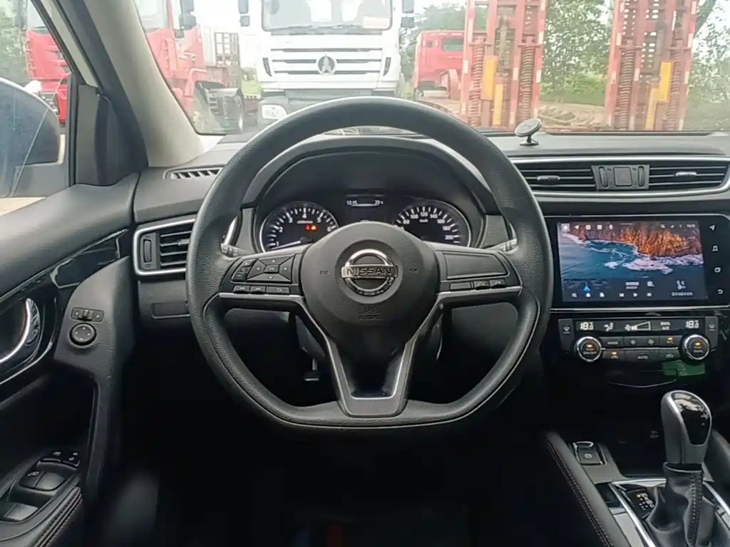 Nissan Qashqai — фото 11