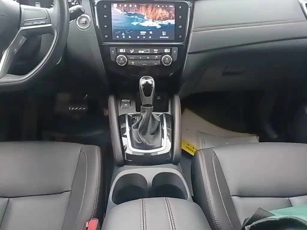 Nissan Qashqai — фото 14