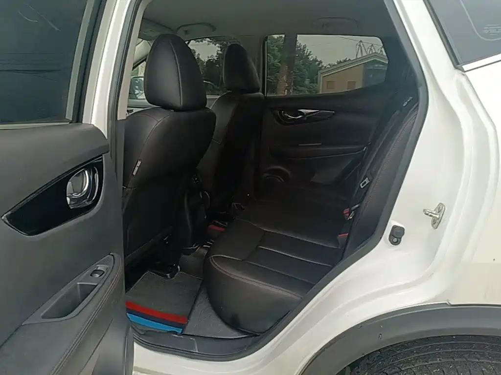 Nissan Qashqai — фото 17