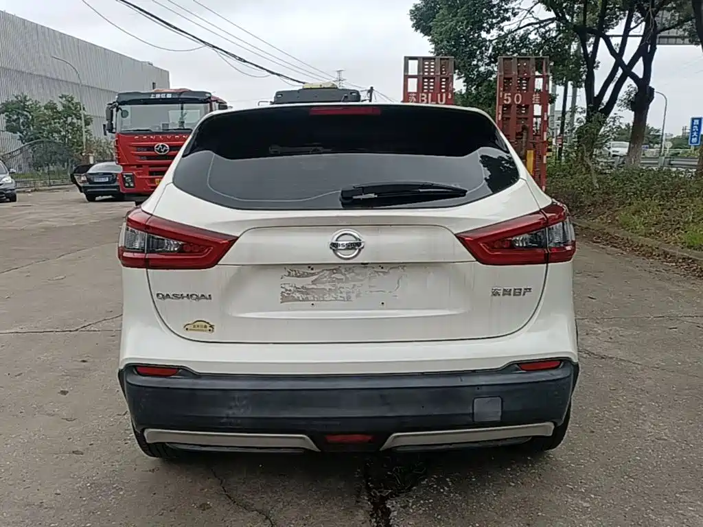 Nissan Qashqai — фото 6