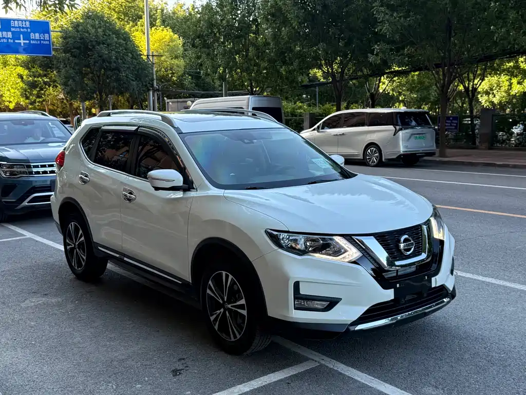 Nissan X-Trail — фото 10