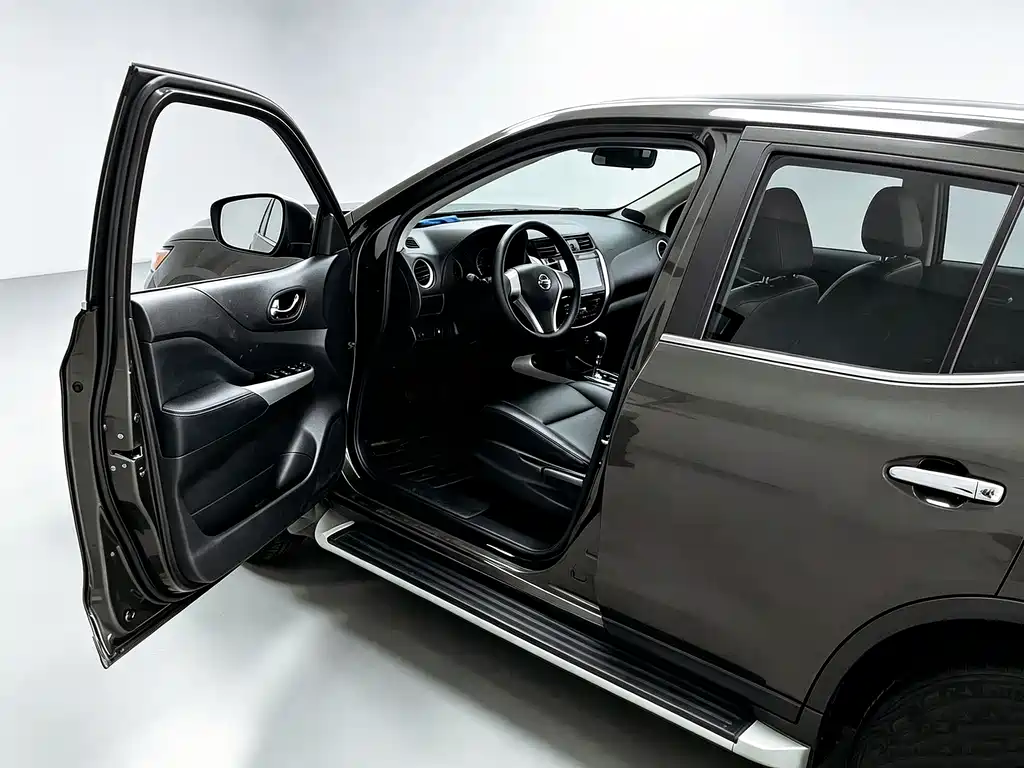 Nissan Navara — фото 10