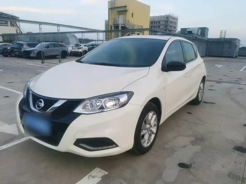 Nissan Tiida — фото 3