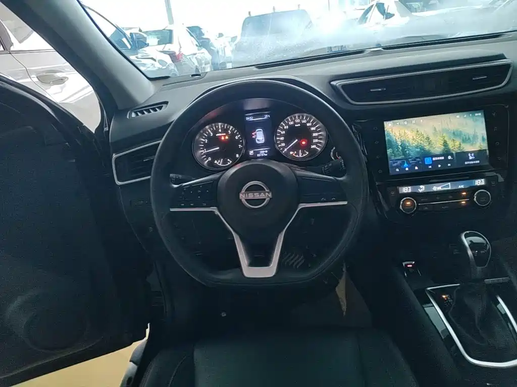 Nissan Qashqai — фото 11