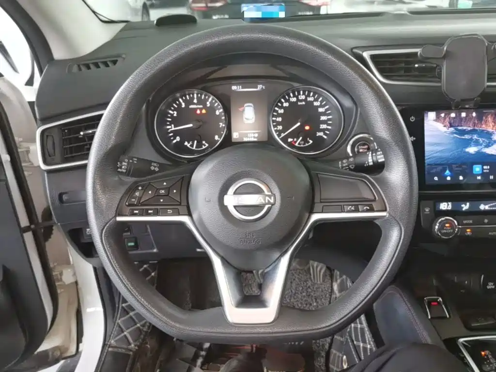 Nissan Qashqai — фото 11