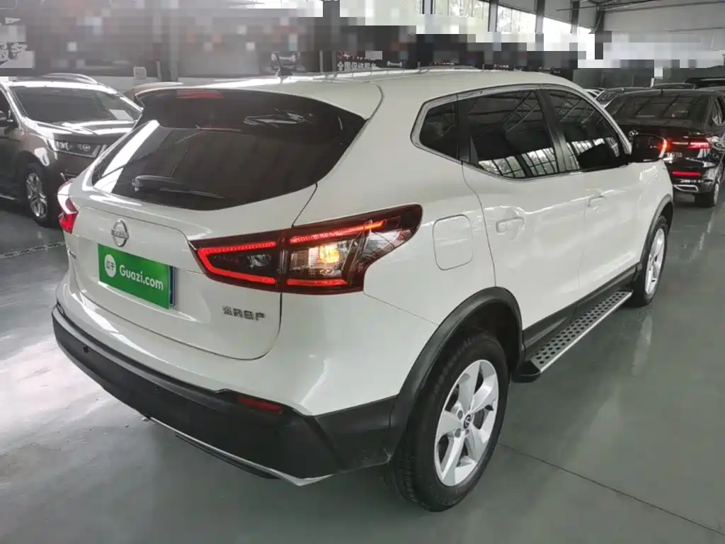 Nissan Qashqai — фото 7