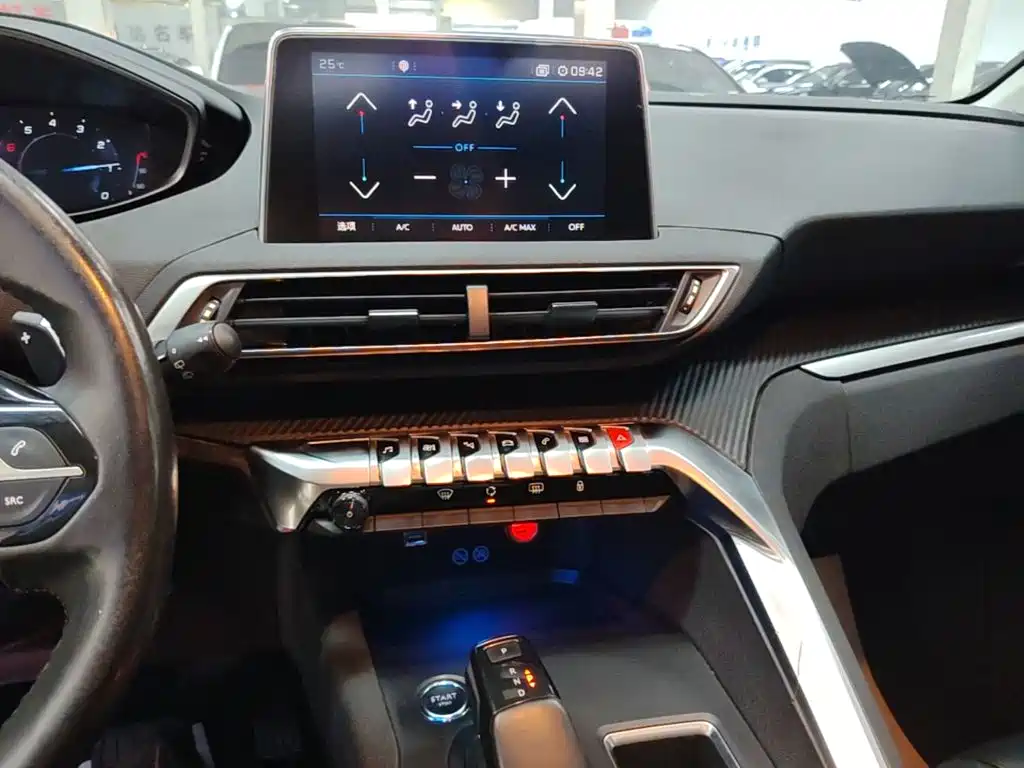 Peugeot 5008 — фото 13