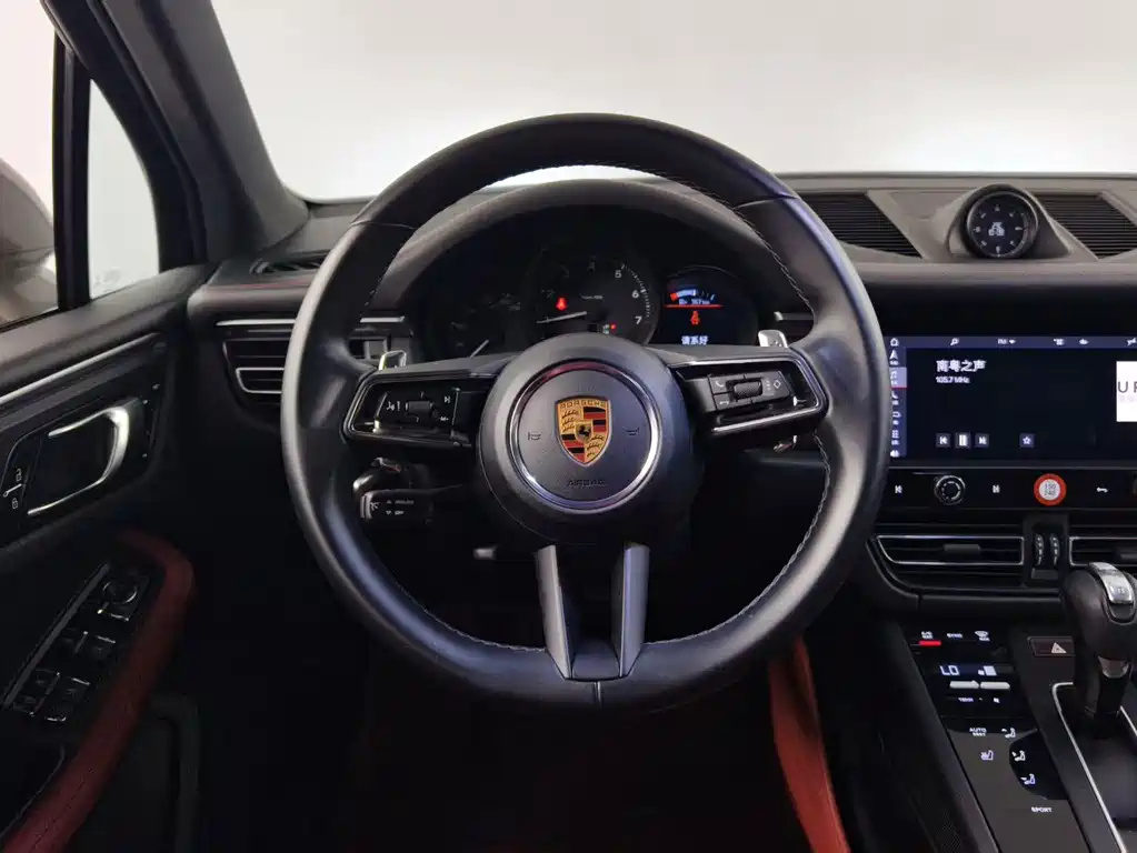 Porsche Macan — фото 9
