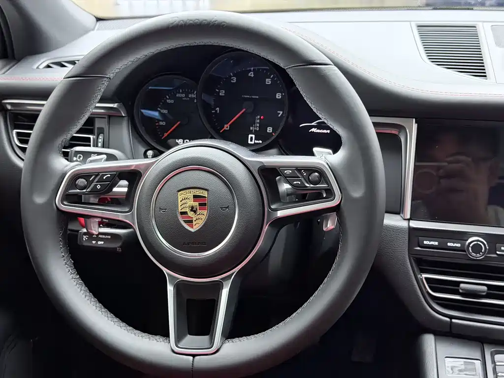 Porsche Macan — фото 23