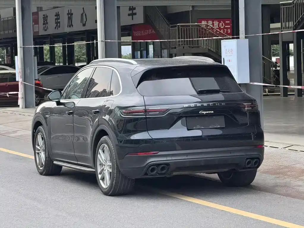 Porsche Cayenne Hybrid — фото 10
