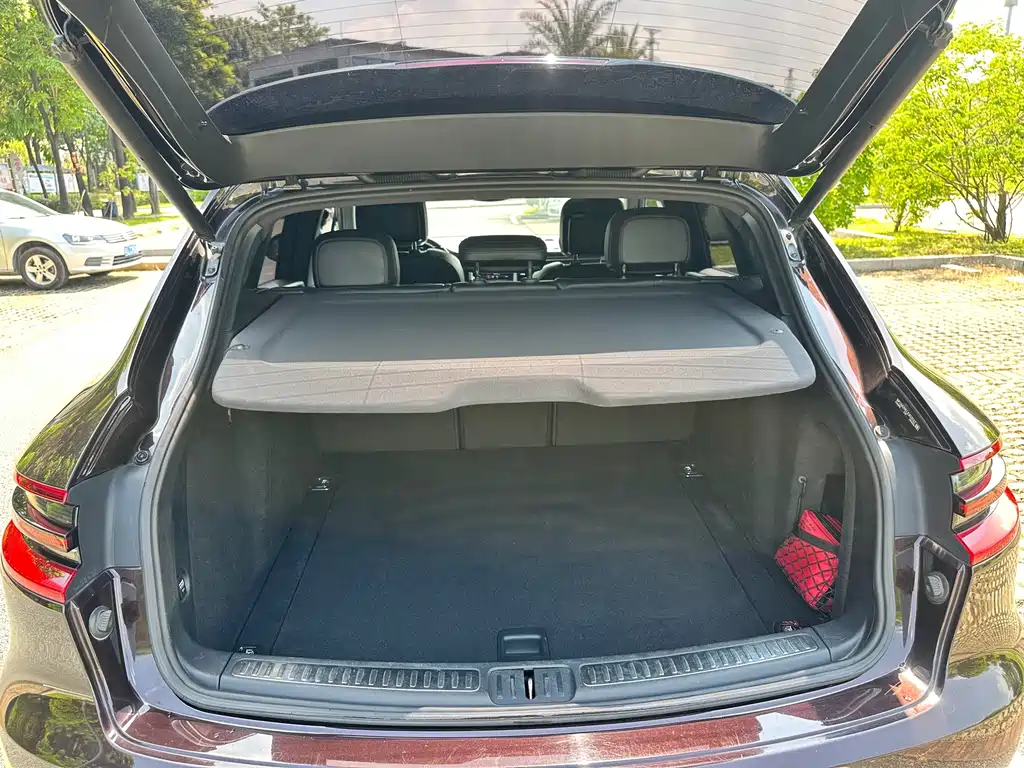 Porsche Macan — фото 21