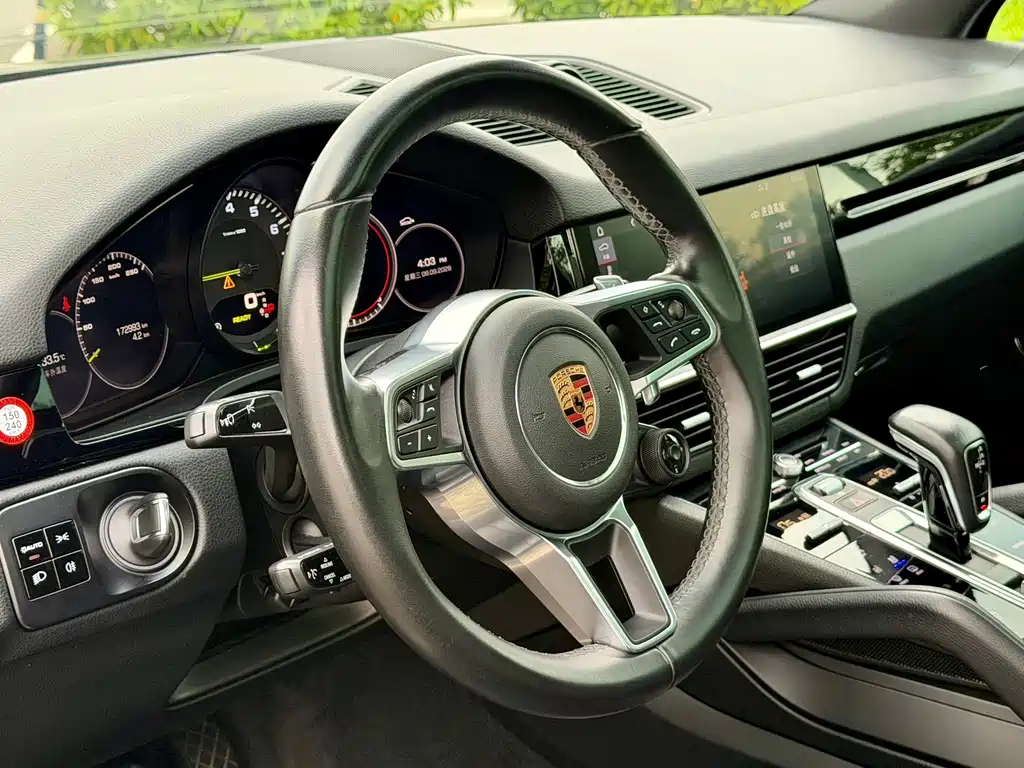 Porsche Cayenne Hybrid — фото 17