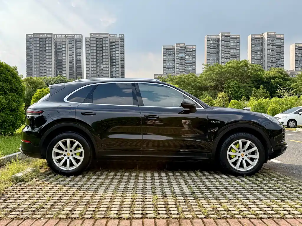 Porsche Cayenne Hybrid — фото 4