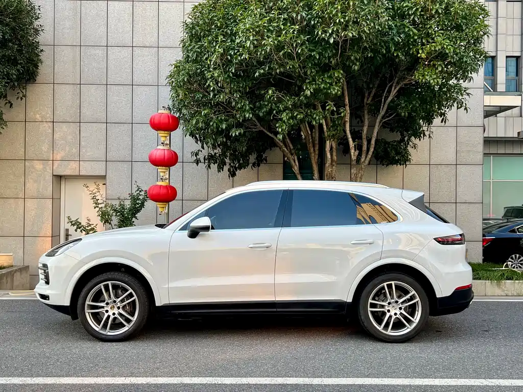 Porsche Cayenne — фото 7