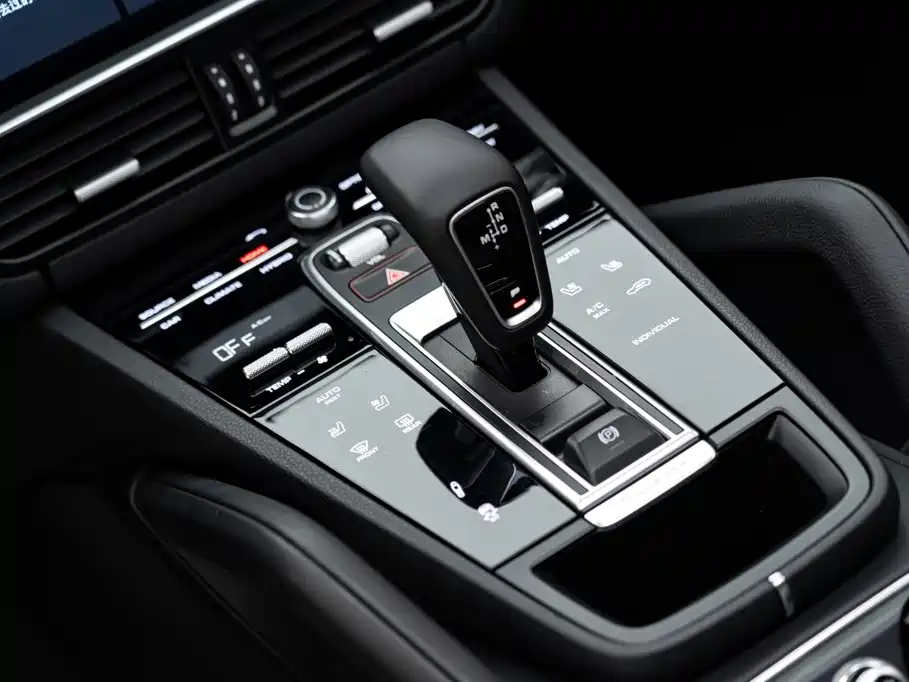 Porsche Cayenne Hybrid — фото 17