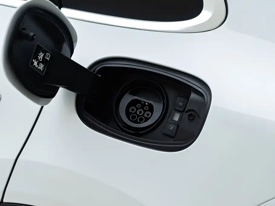 Porsche Cayenne Hybrid — фото 7