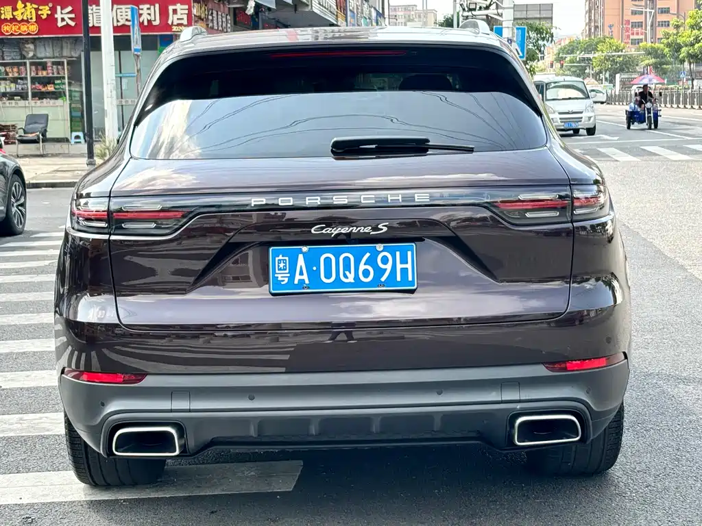 Porsche Cayenne — фото 2