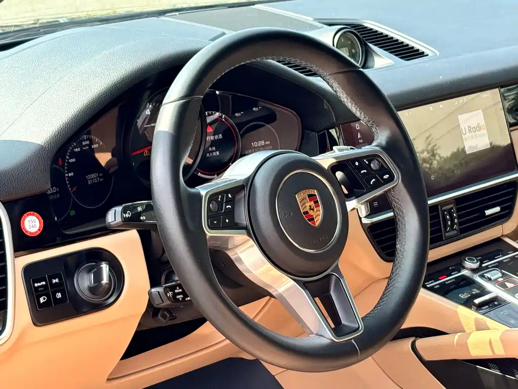 Porsche Cayenne — фото 9