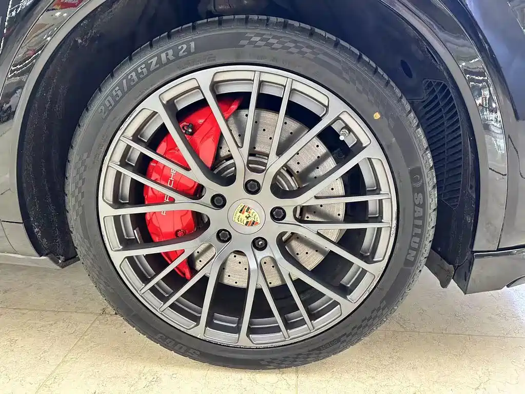 Porsche Cayenne — фото 9