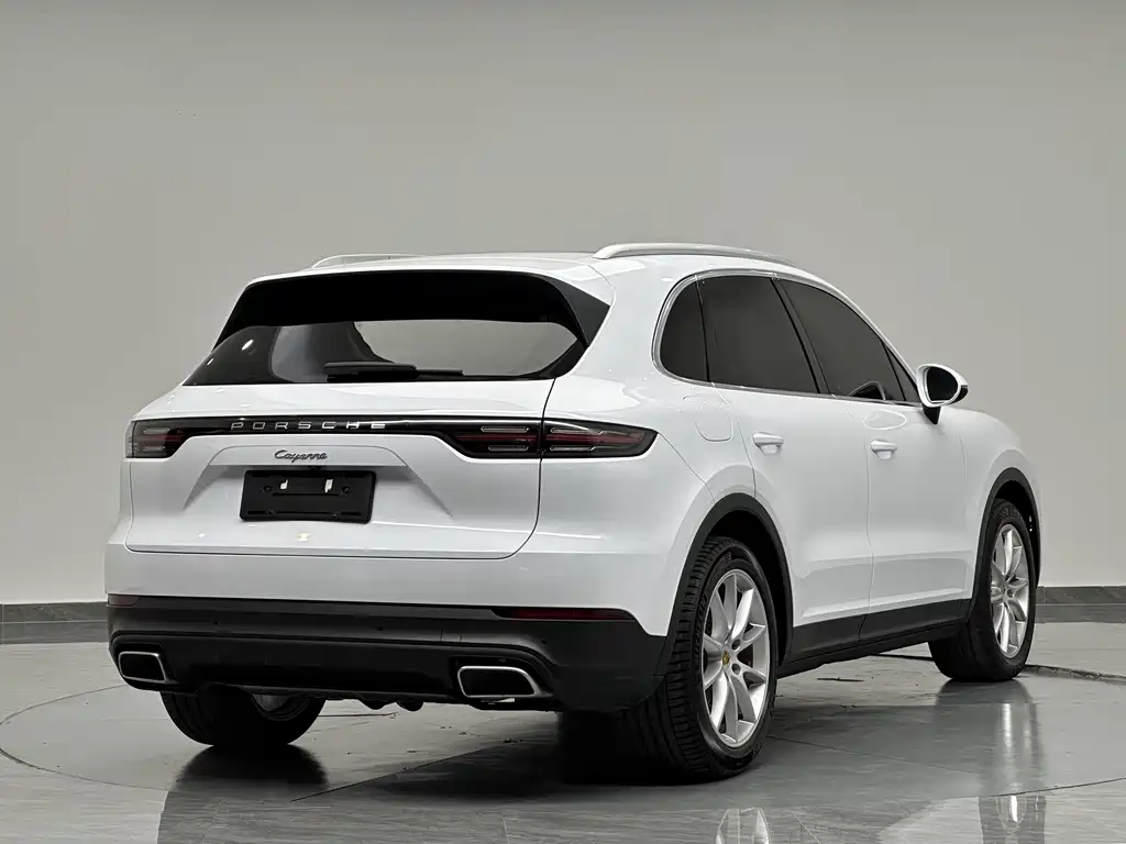 Porsche Cayenne — фото 5