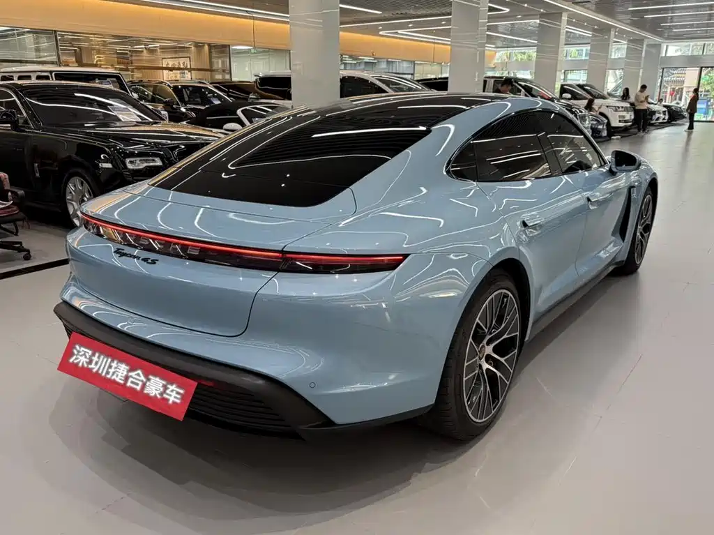 Porsche Taycan — фото 6