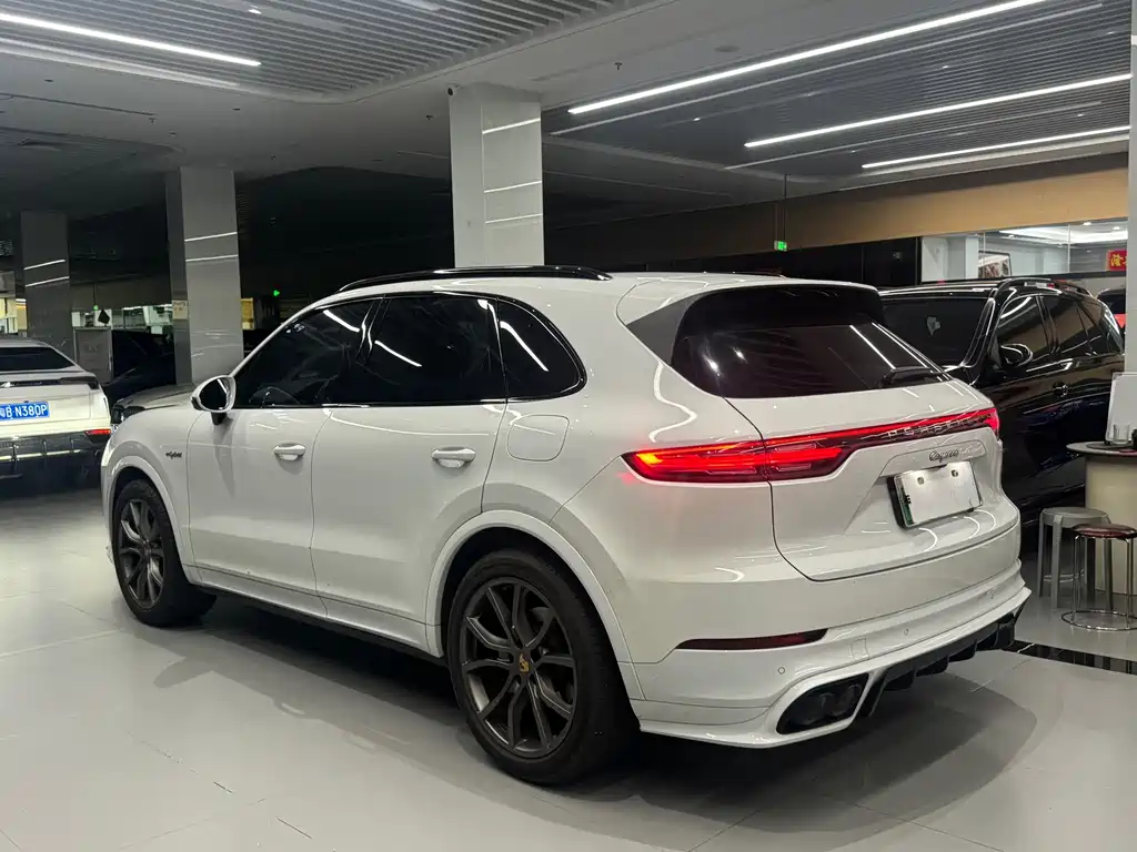 Porsche Cayenne Hybrid — фото 3