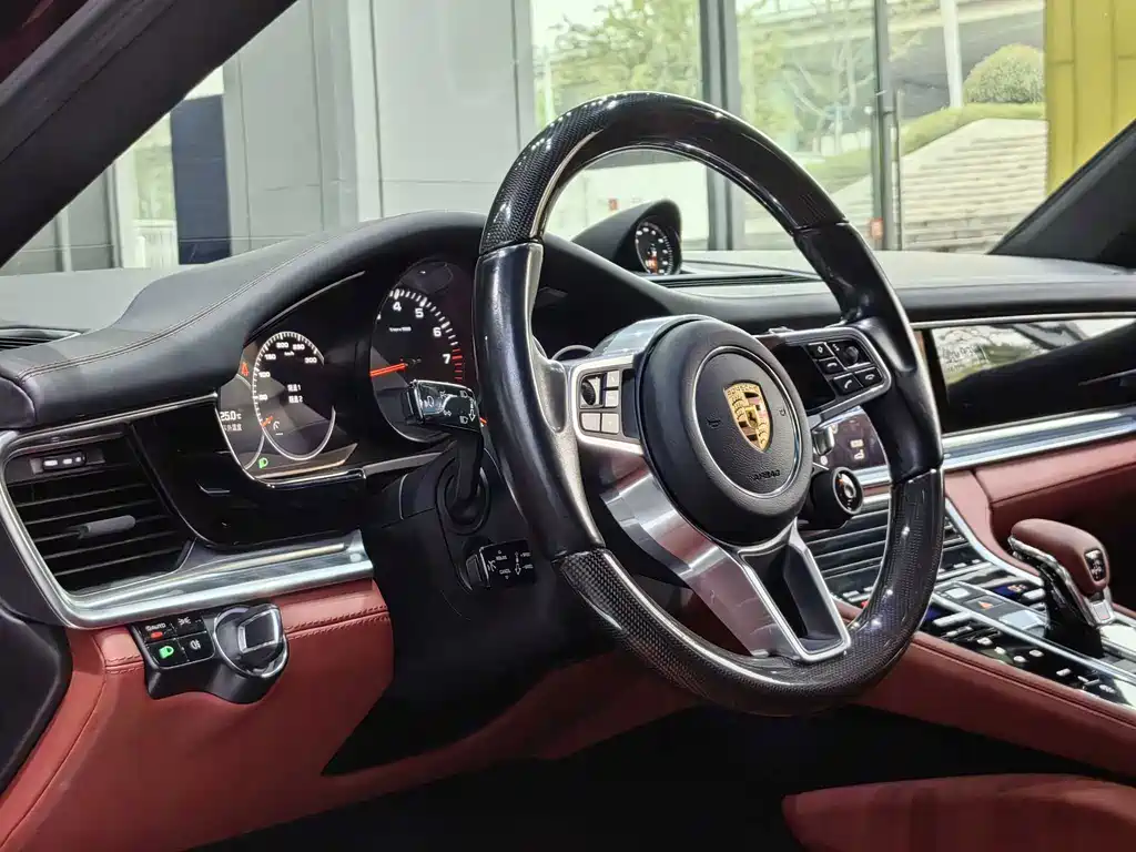 Porsche Panamera — фото 17