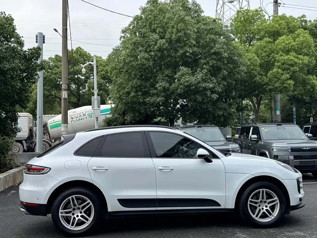 Porsche Macan — фото 25