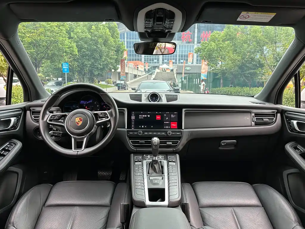 Porsche Macan — фото 9