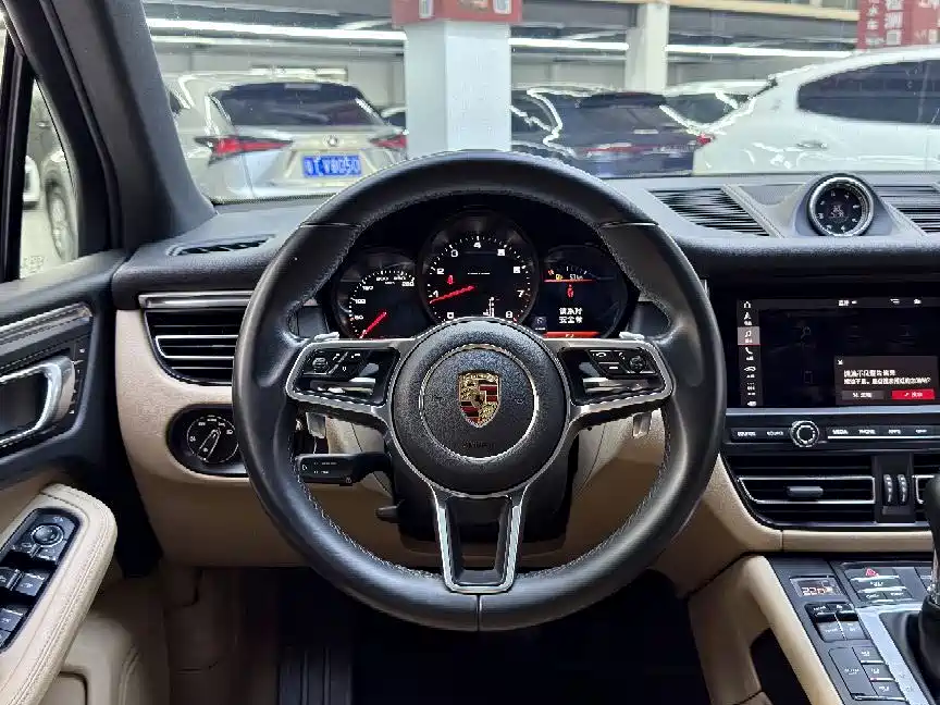 Porsche Macan — фото 3