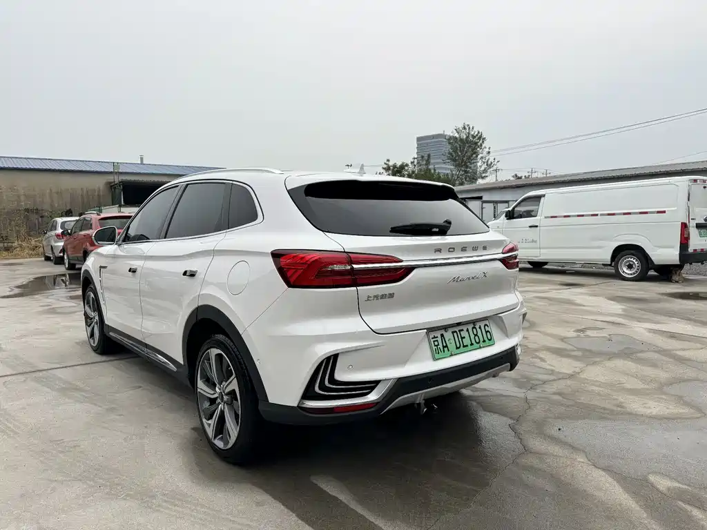 Roewe MARVEL X — фото 12