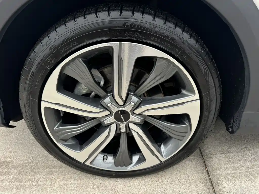 Roewe MARVEL X — фото 4