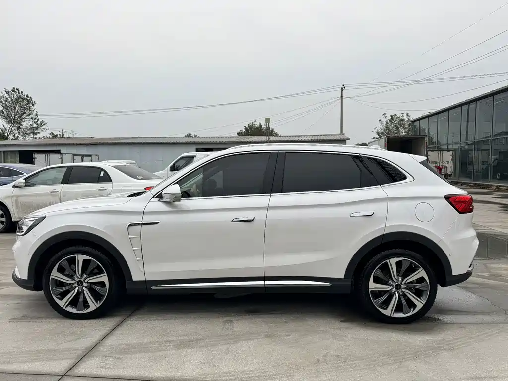 Roewe MARVEL X — фото 5