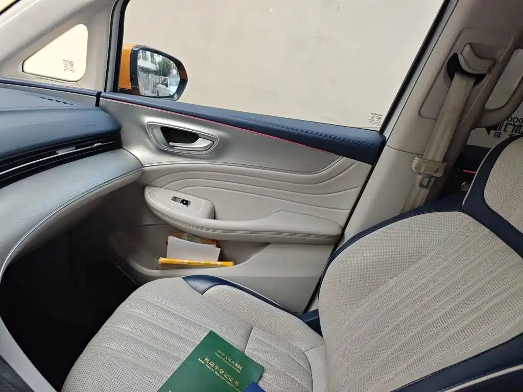 Roewe iMAX8 — фото 18