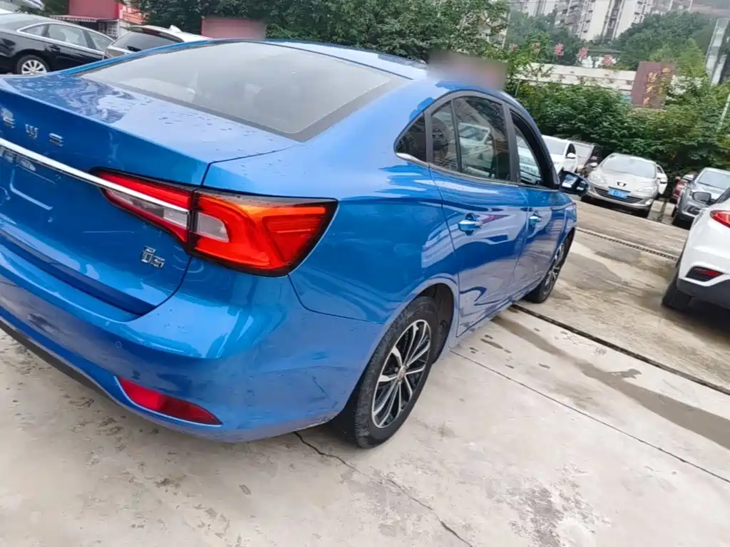 Roewe i5 — фото 8