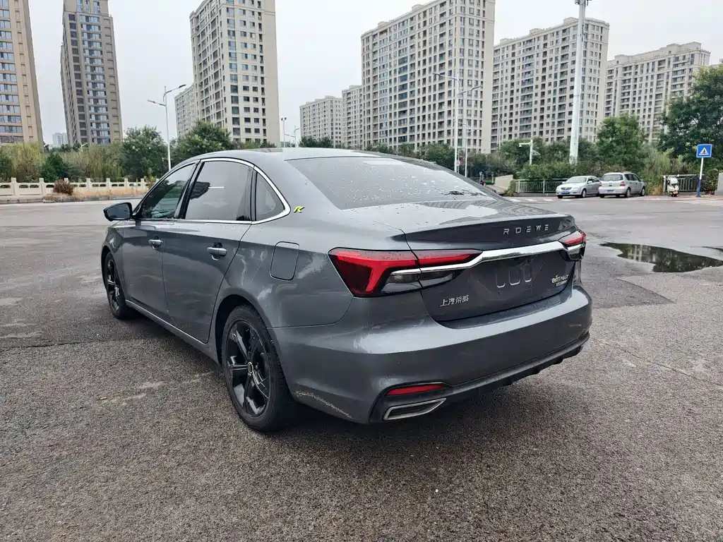 Roewe i6 MAX New Energy — фото 6