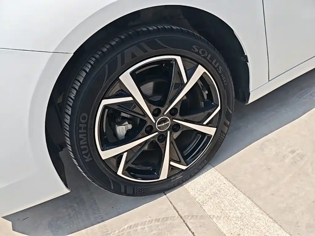 Roewe i5 — фото 23