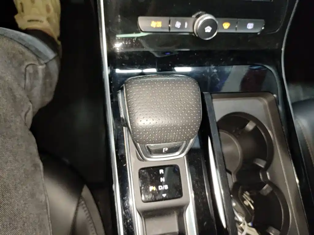 Roewe RX5 MAX — фото 10