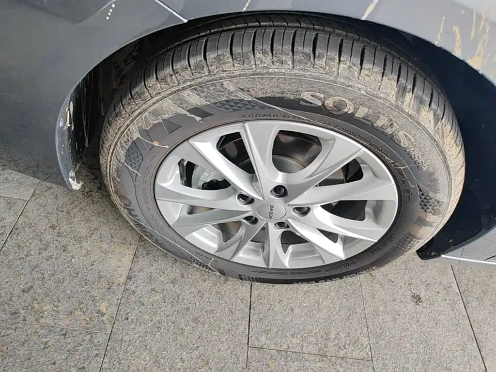 Roewe i5 — фото 23