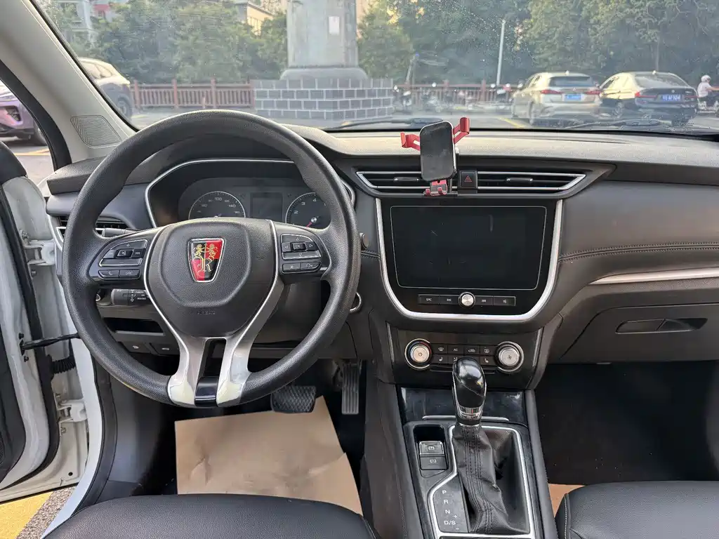 Roewe RX3 — фото 15