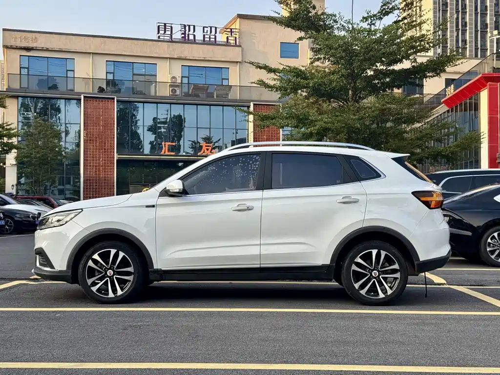 Roewe RX3 — фото 9