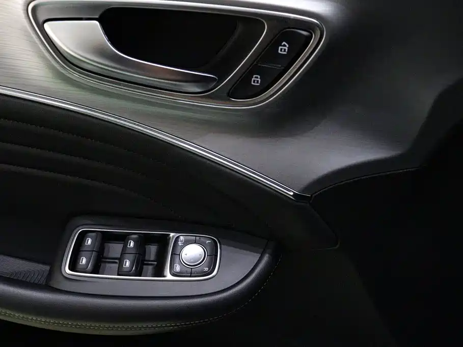 Roewe iMAX8 — фото 19