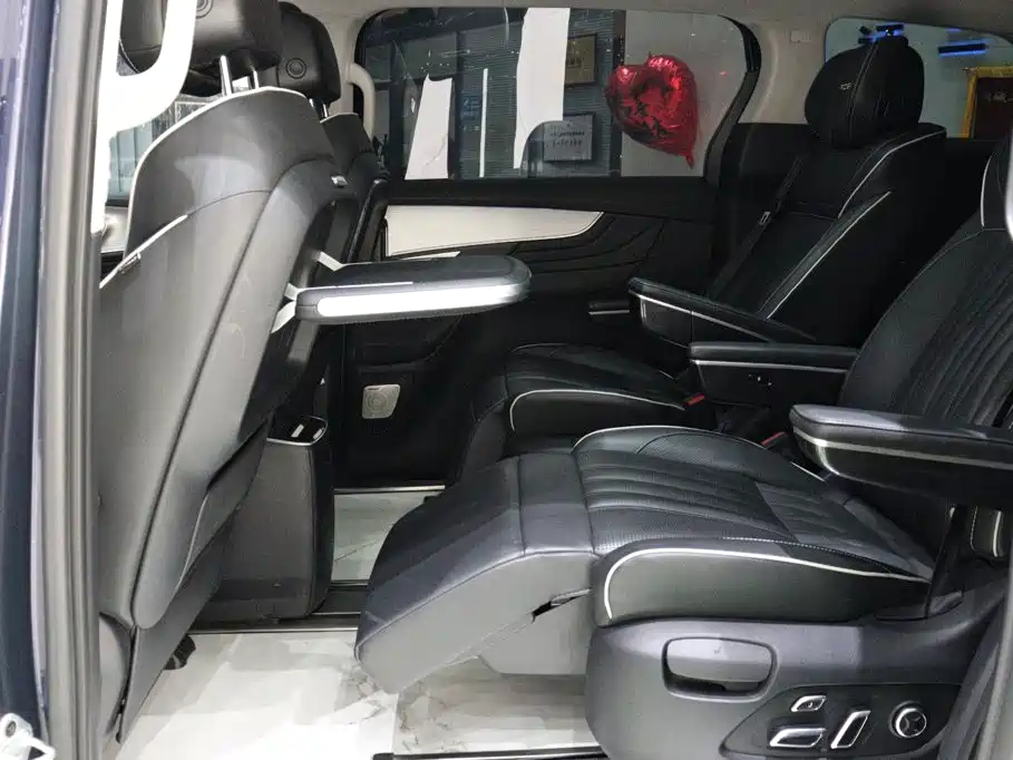 Roewe iMAX8 — фото 22