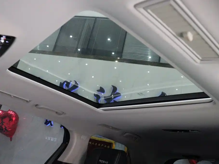 Roewe iMAX8 — фото 9