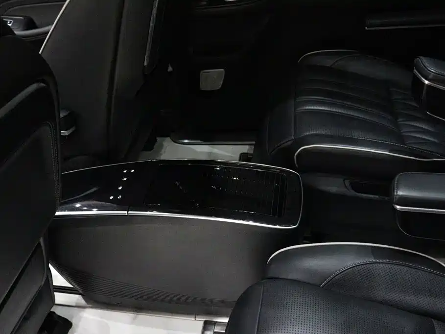 Roewe iMAX8 — фото 10