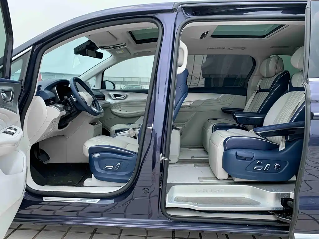 Roewe iMAX8 — фото 7