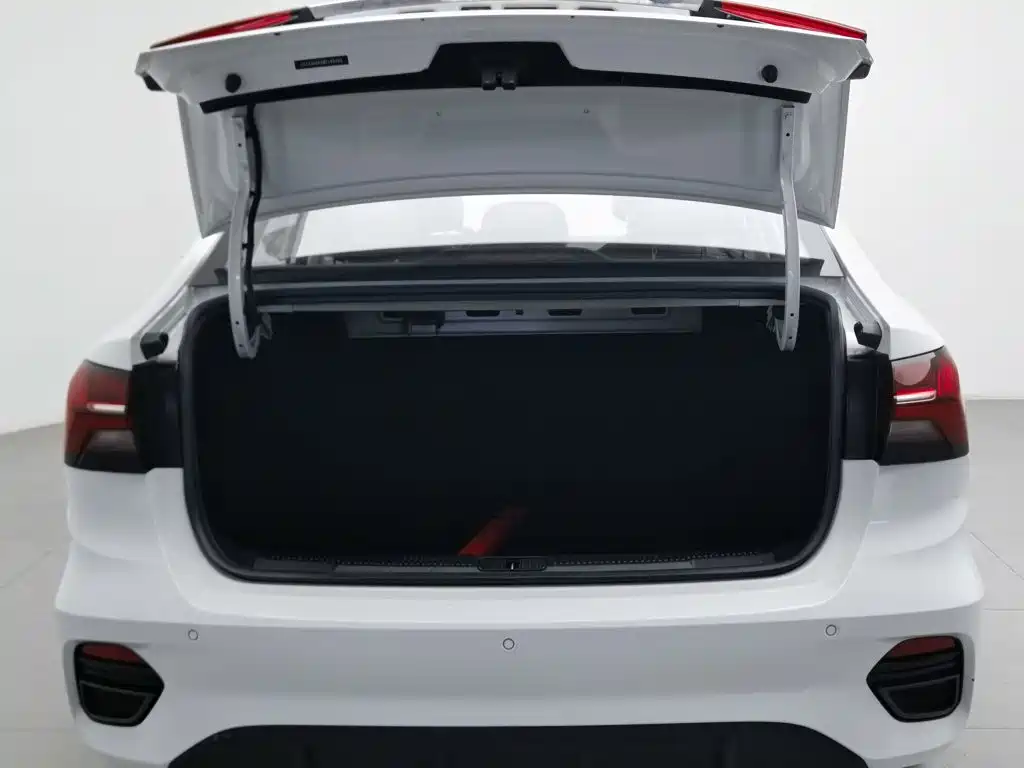 Roewe i5 — фото 16