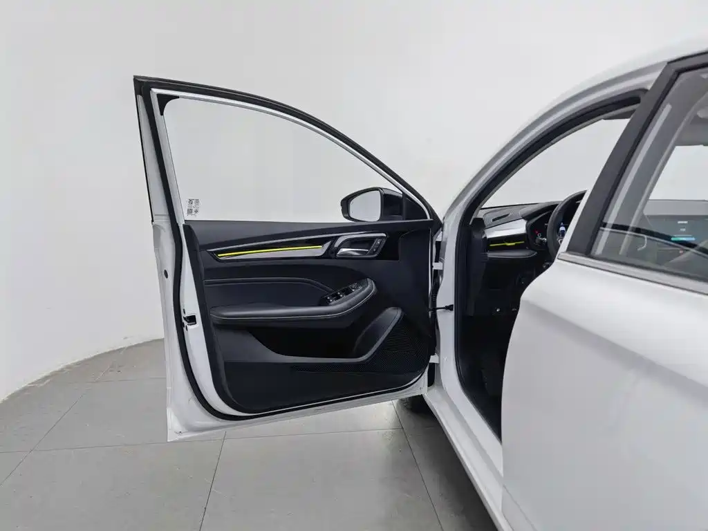 Roewe i5 — фото 8
